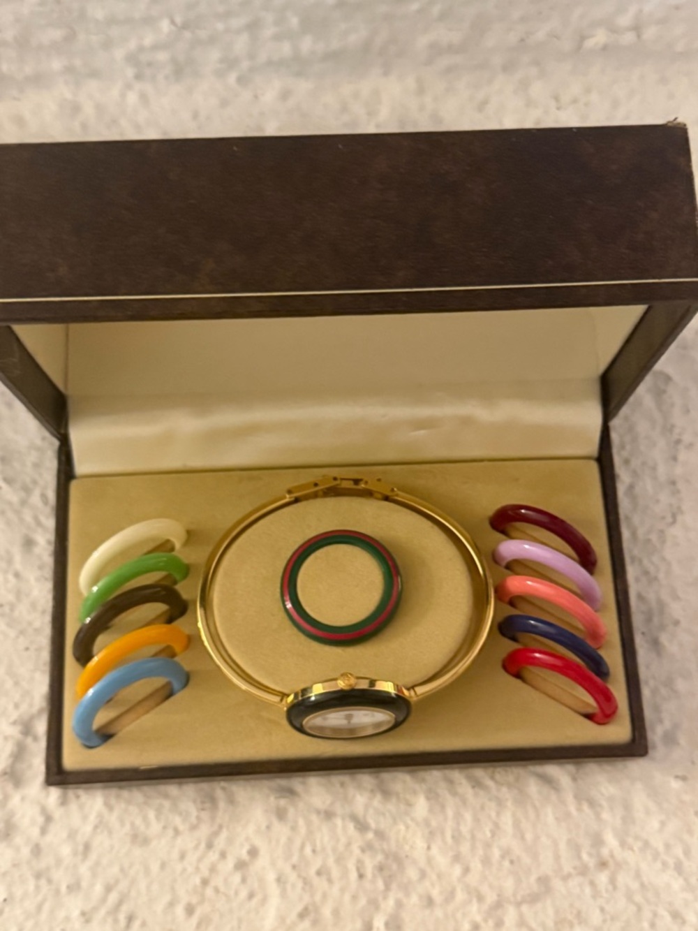 Gucci Gold Bangle Watch with Interchangeable Colorful Inserts - Picture 5 of 7